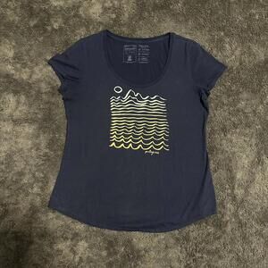 Patagonia women's t-shirt #outdoorwear Large